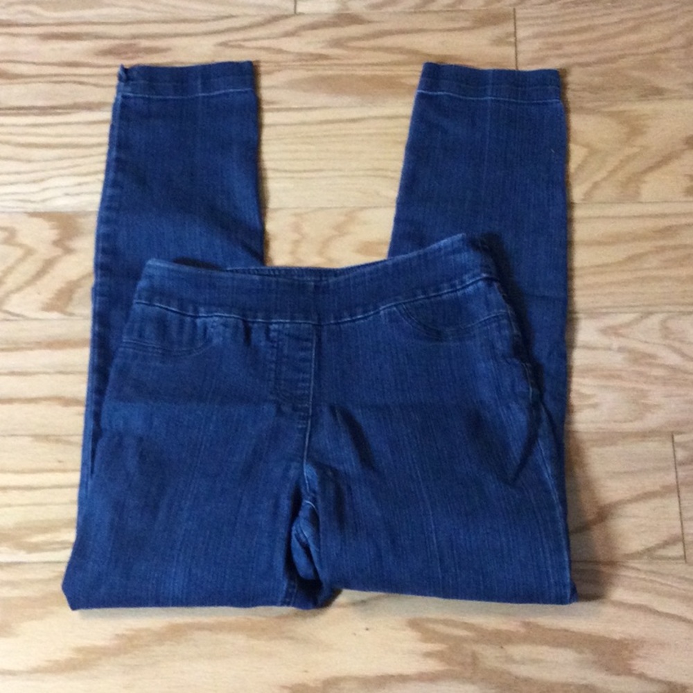 XS Soft Surroundings blue pull on slim leg jeans